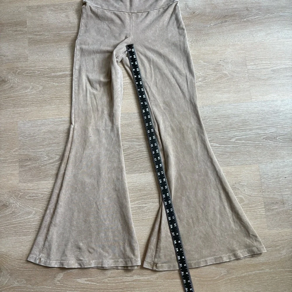 Chatoyant Stretchy Bell Bottom Yoga Pants - Picture 11 of 14